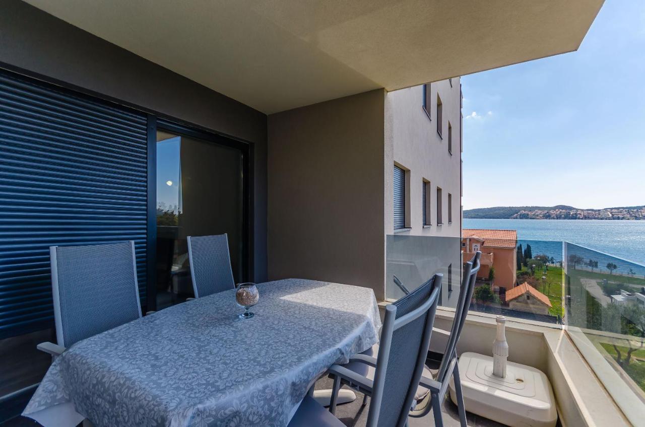 Apartment Rozalia Trogir Exterior foto