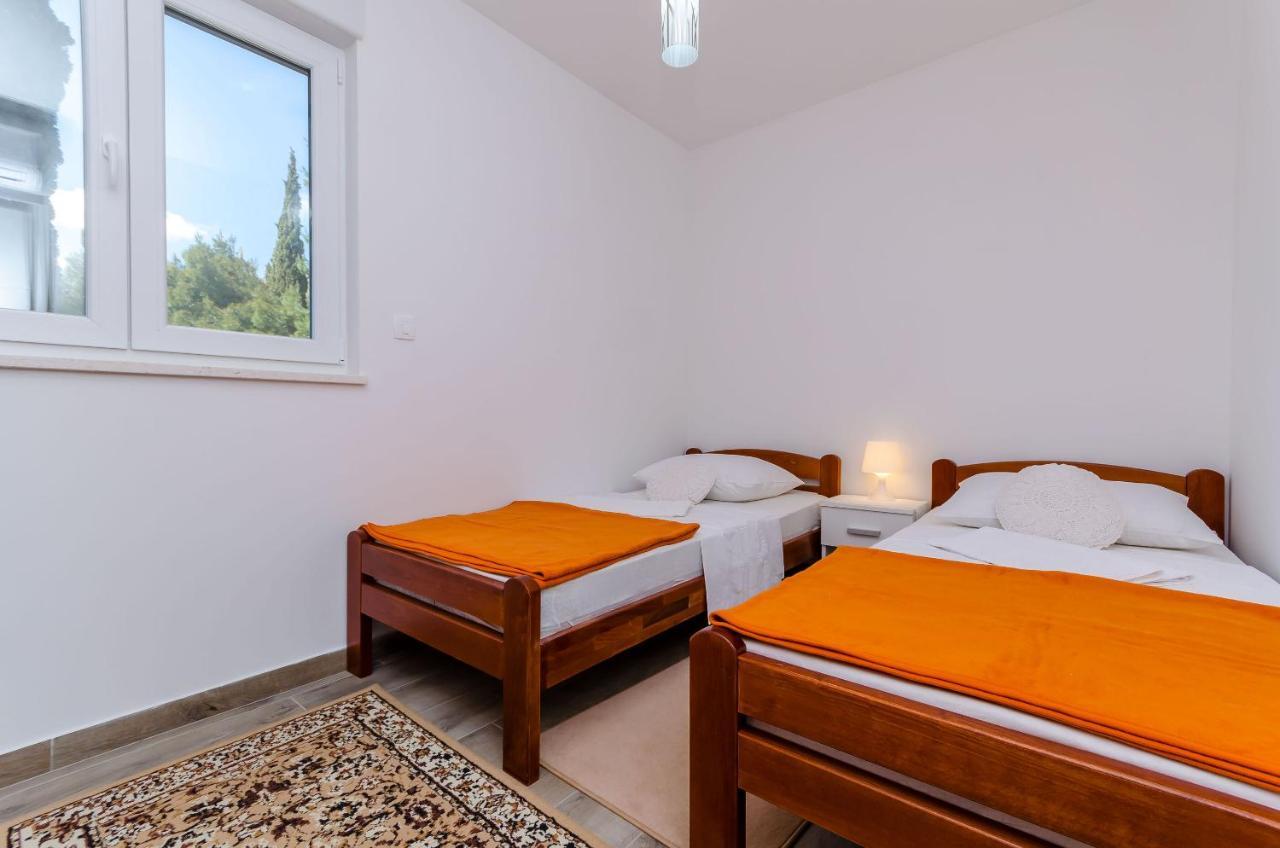 Apartment Rozalia Trogir Exterior foto