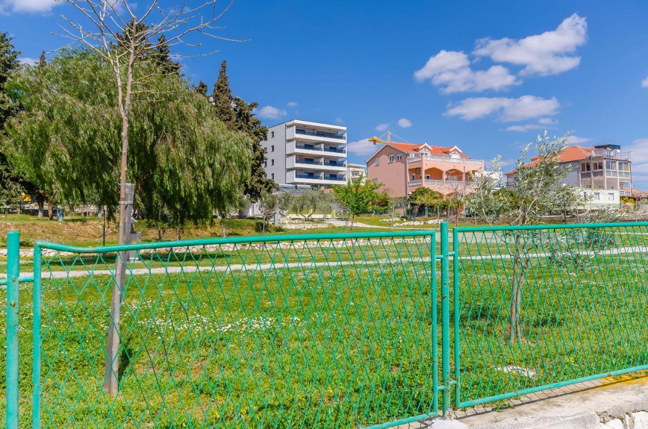 Apartment Rozalia Trogir Exterior foto